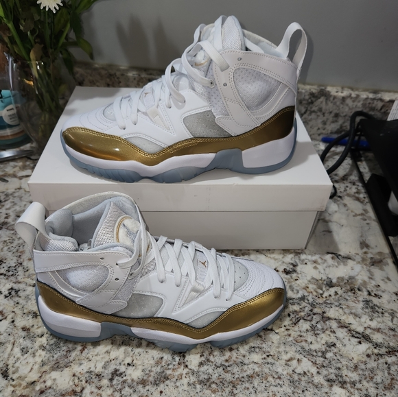 Jordan Women's Jumpman Two Trey Shoes - Picture 3 of 10